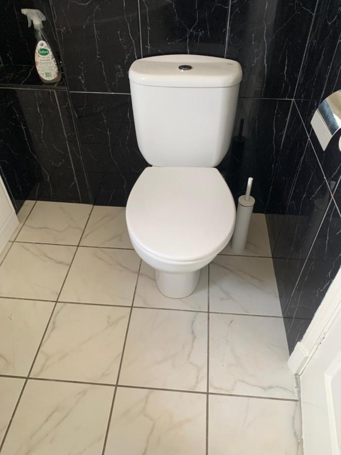 Large, Spacious 3 Bedroom Sleeps 6, Apartment For Contractors And Holidays In Lewisham, Greater London - 1 Free Parking Space & Free Wifi 외부 사진
